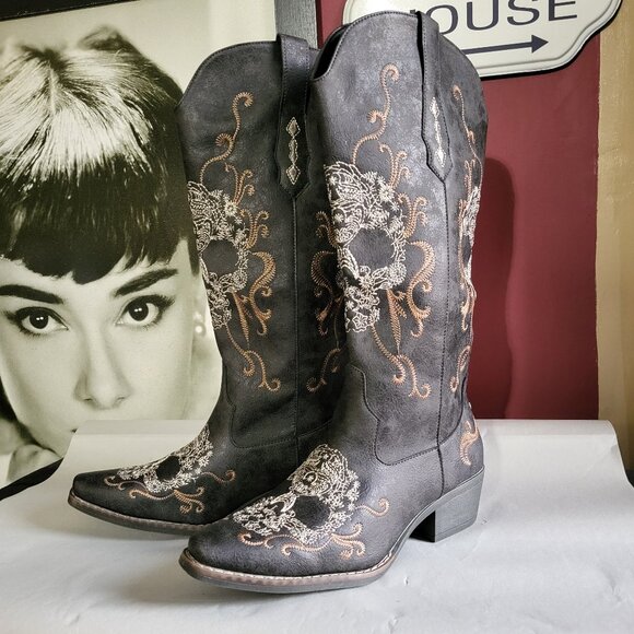 NWT BLACK EMBROIDERED WICKED SKULL COWBOY BOOTS SZ 9 - Picture 2 of 8